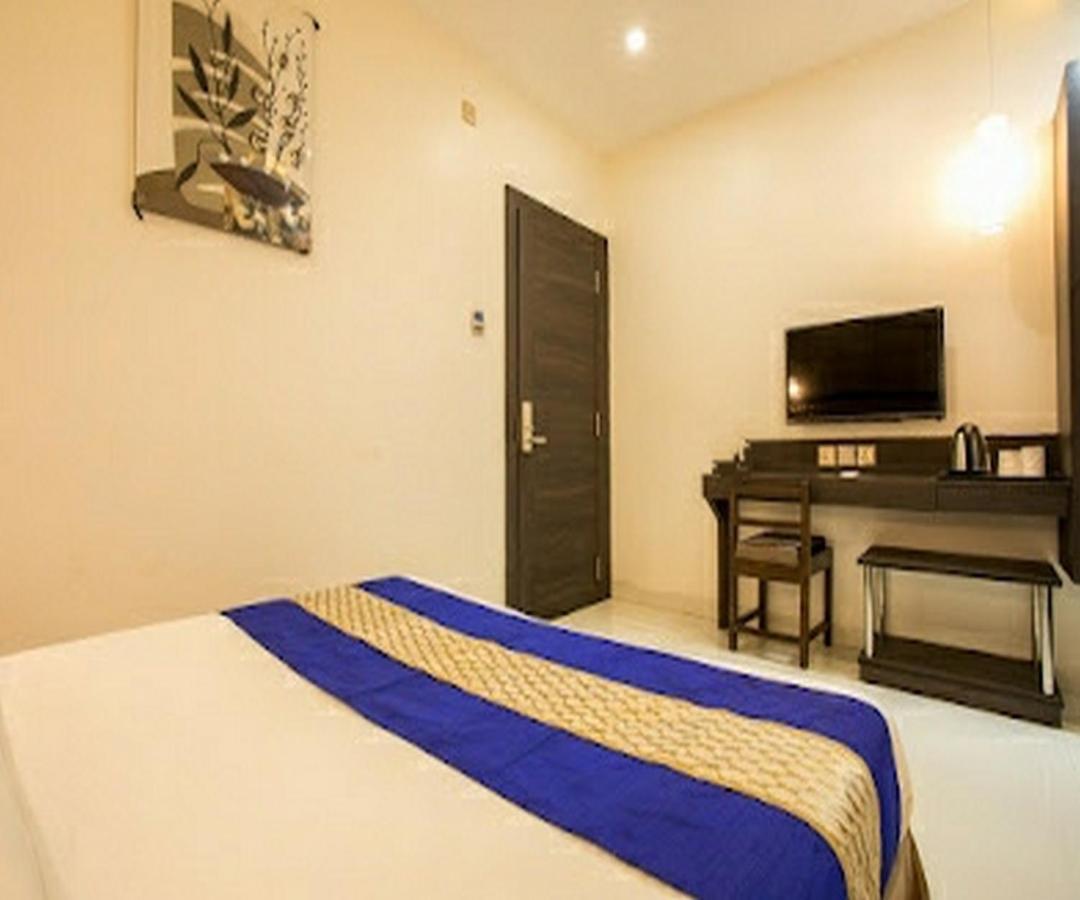 Cherrystay Kiran Inn Indore Exterior foto